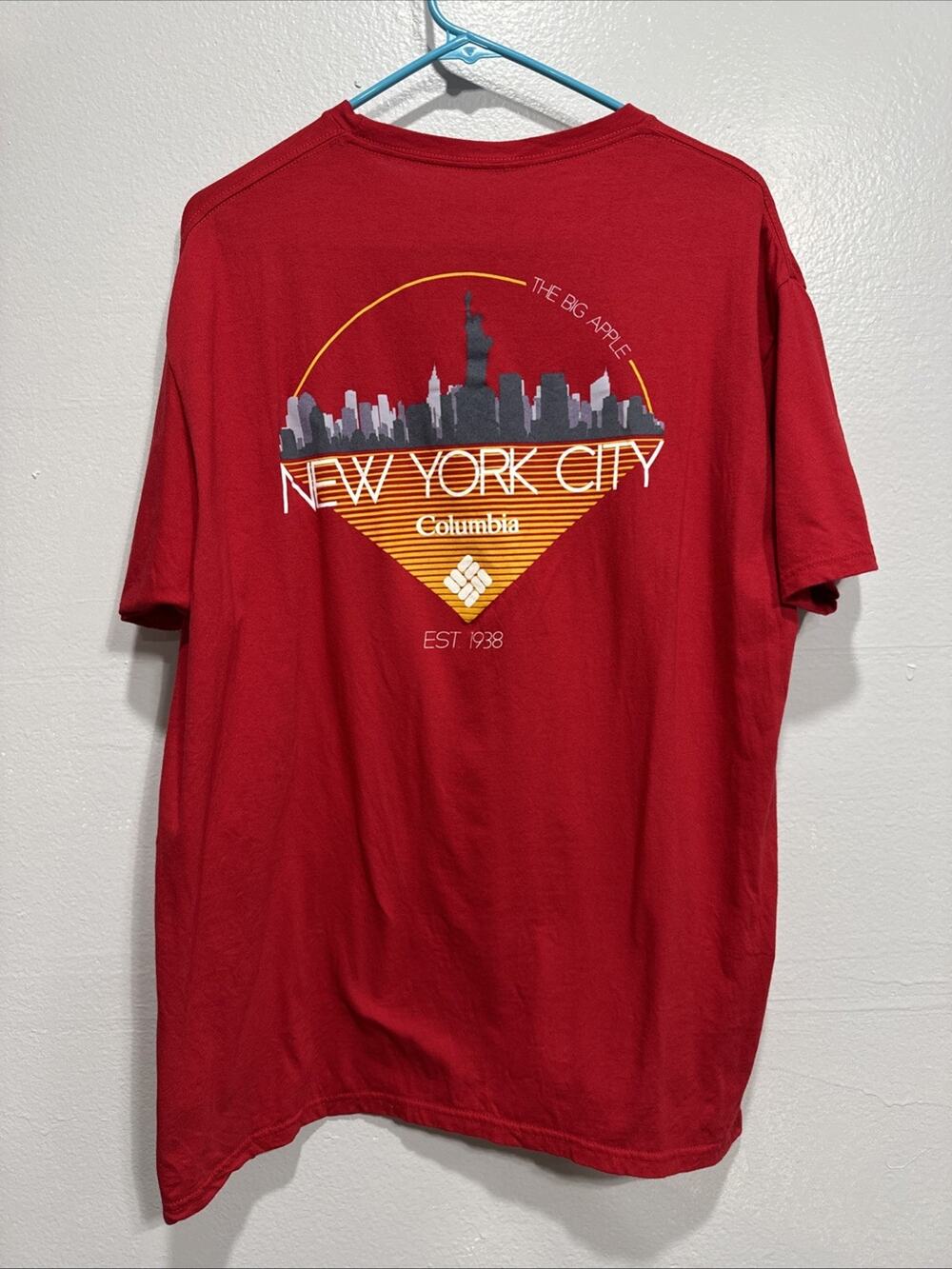 Columbia THE BIG APPLE NEW YORK Graphic T-Shirt Mens XL Red Short Sleeve Tee